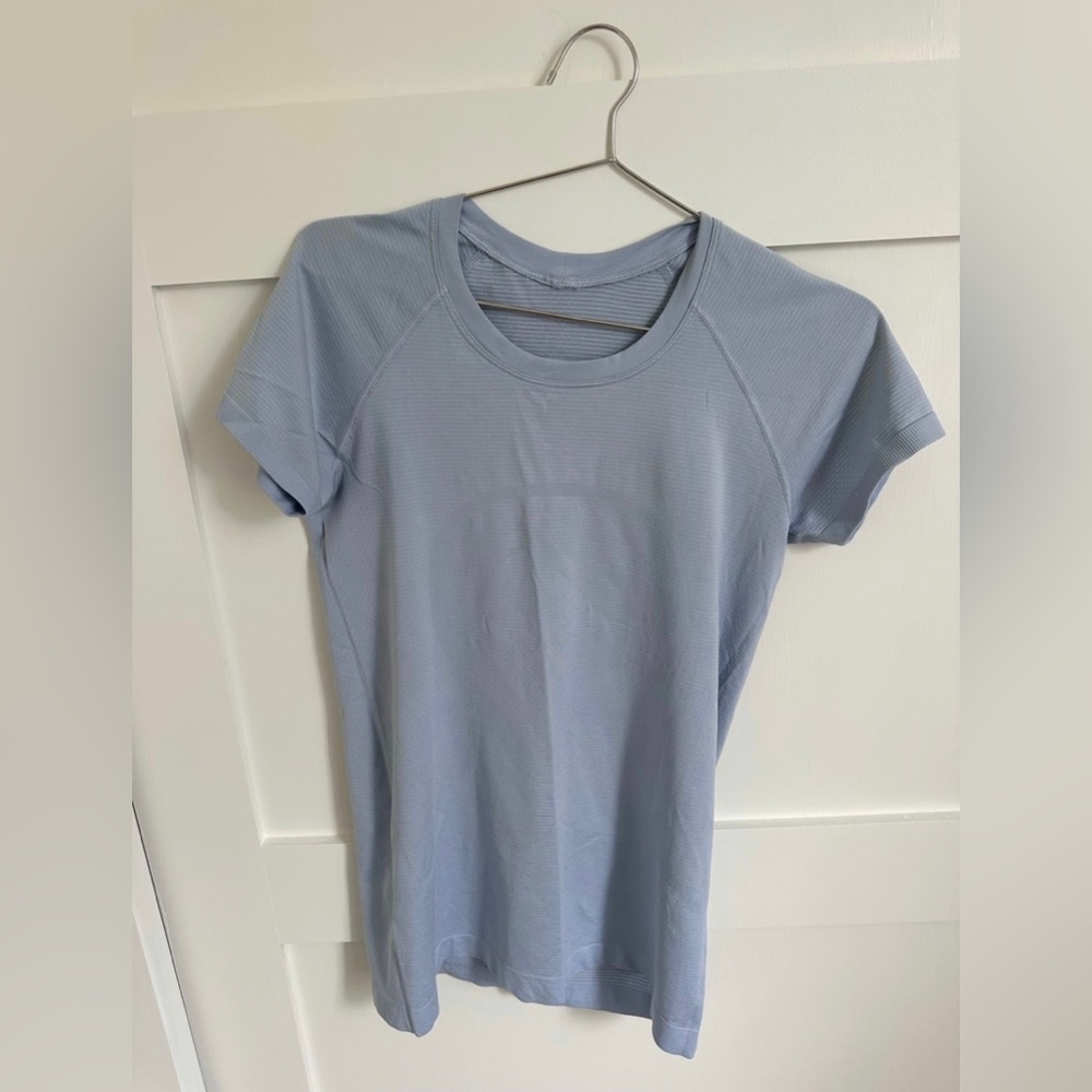 Size 8 LULULEMON blue shirt sleeve